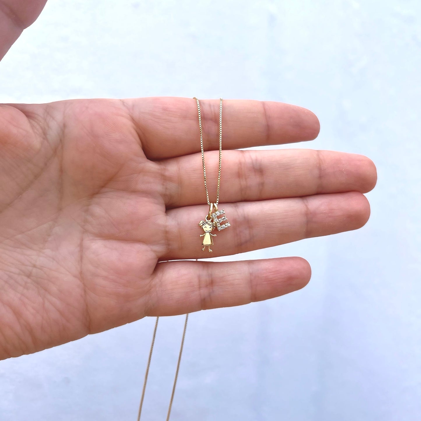 Inicial de Zirconia con Dije de Niño