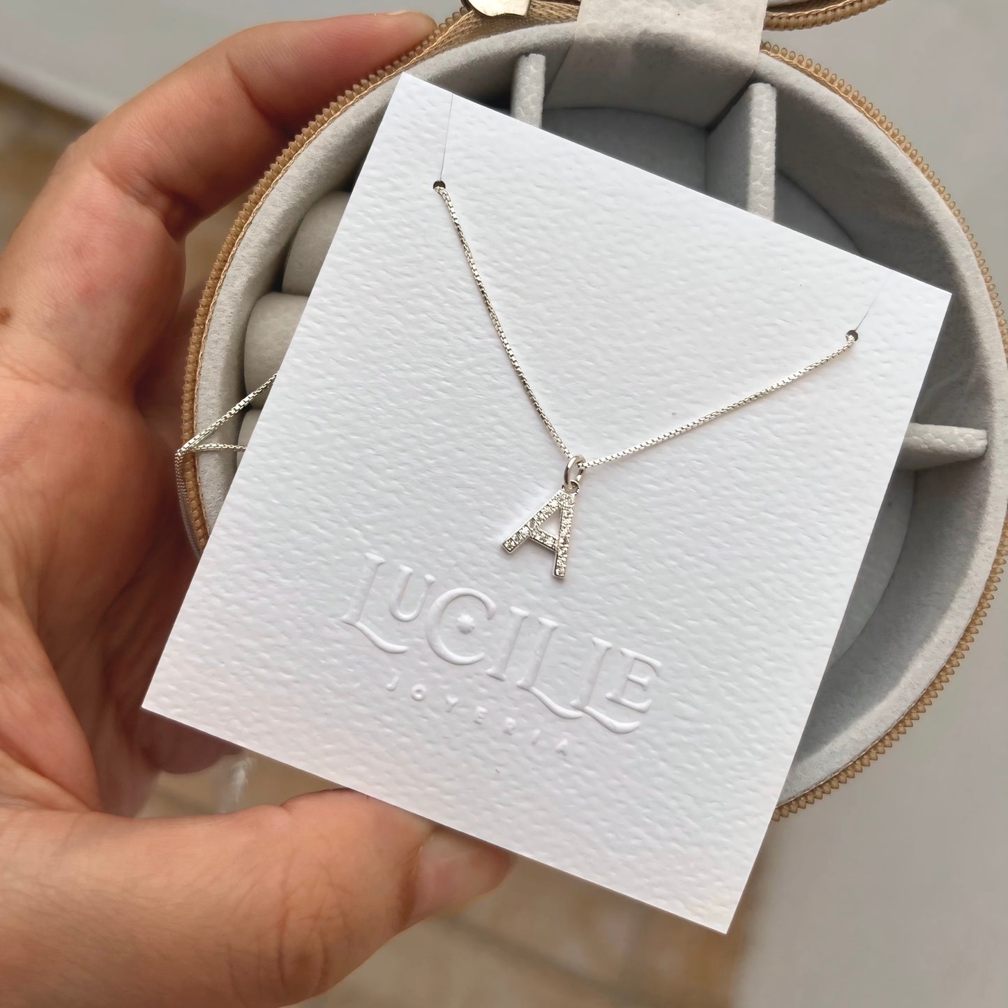 Cadena de Inicial con Zirconia